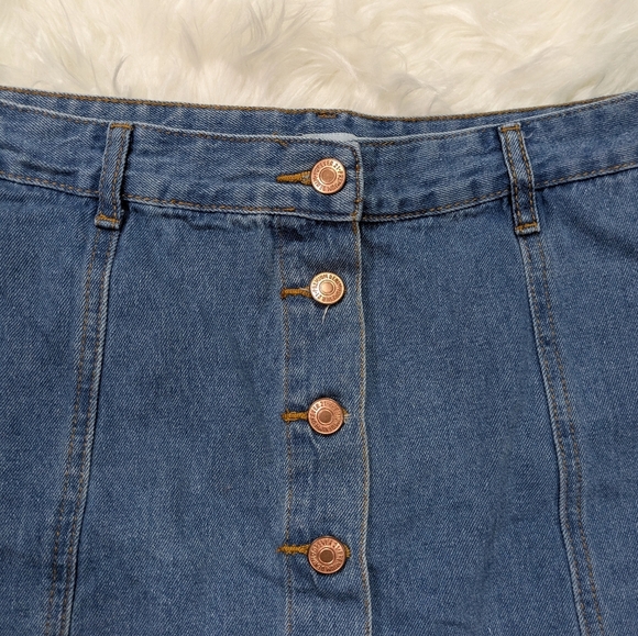 Classic Button-Up Front Medium Wash Blue Denim Mini Skirt from Forever 21 Size M - Picture 4 of 4